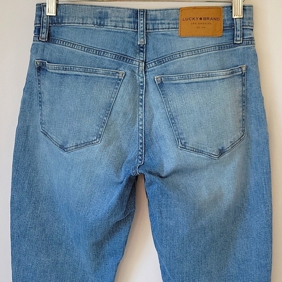 Lucky Brand Mid Rise Ava Crop Light Wash Size 6/28 - Picture 3 of 15